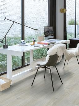 Вінілова підлога Quick-Step Balance Click BACL40052 Silk oak light